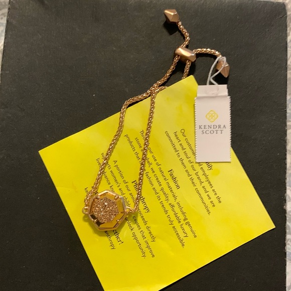 Bracelet - Picture 1 of 4